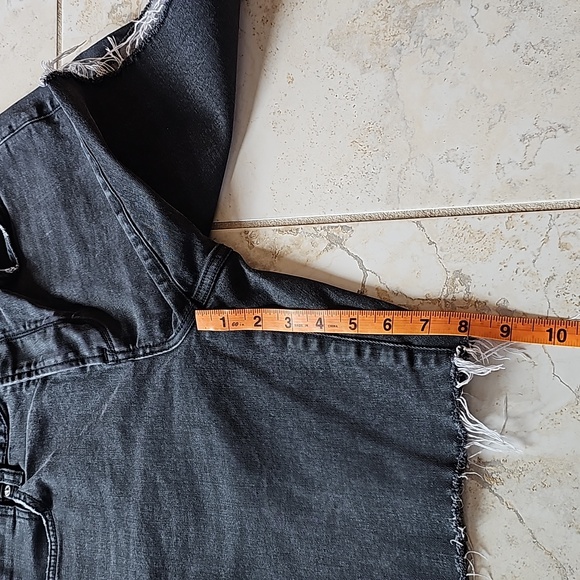 John Varvatos men's cut off denim shorts size 32. Bowery fit. Great condition. - Picture 7 of 10